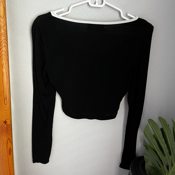 NWOT Cider Black Crop-Top Size XS - Picture 2 of 3